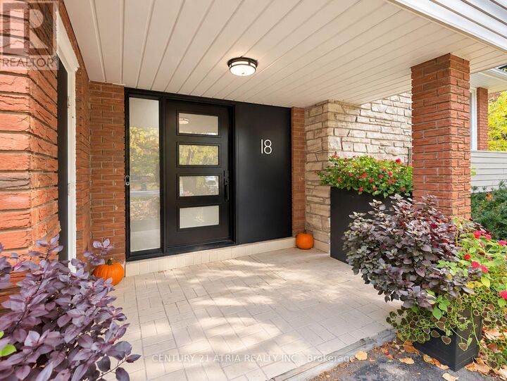 Property Photo: 18 Castledene Crescent ON M1T 1S1