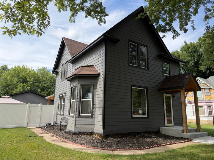 Property Photo: 104, 106 S Park Street MN 56136