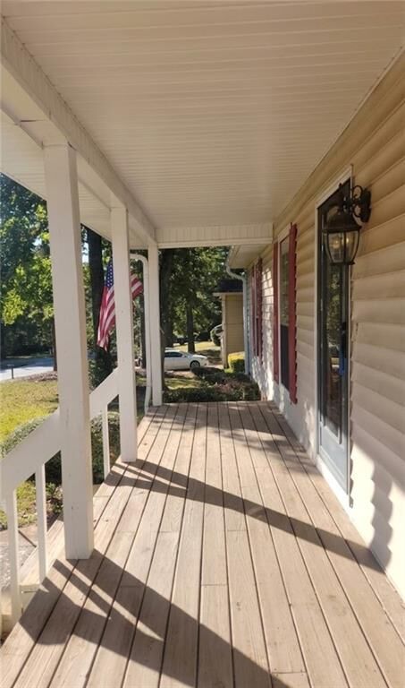 Property Photo: 519 Shefield Court GA 30281