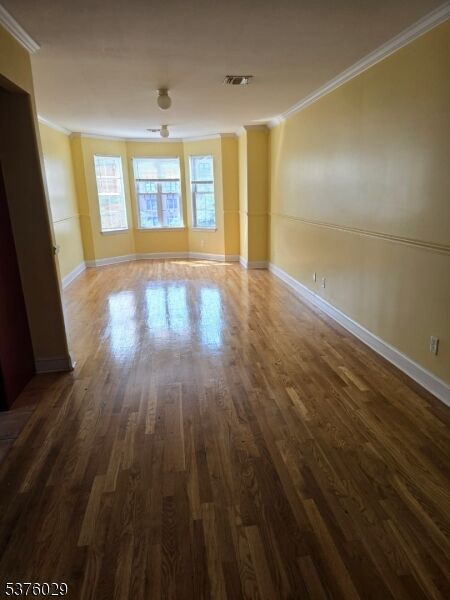 Property Photo:  760 Bergen St 2  NJ 07108 
