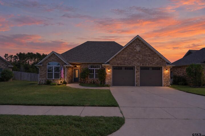 Property Photo: 1513 White Bear Trl TX 75771