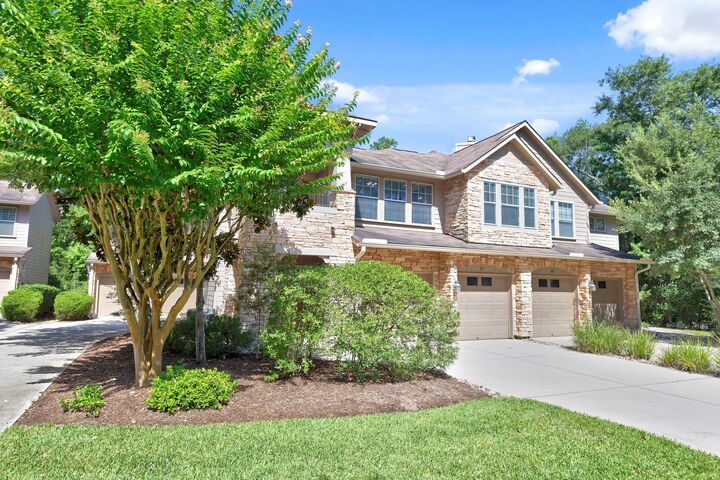Property Photo: 67 Woodlily Place TX 77382