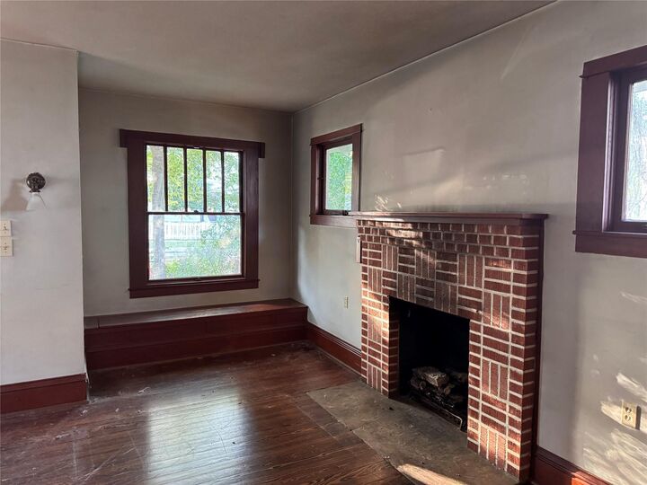 Property Photo: 1440 Ashland Street TX 77008