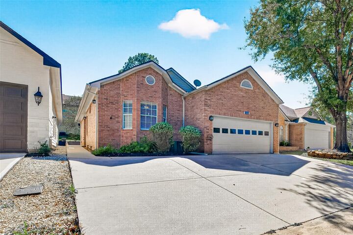 Property Photo:  103 Fairway View Court  TX 77356 