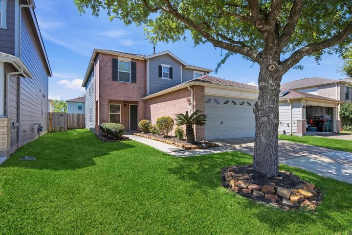 Property Photo: 6615 E Green Pear Lane TX 77049