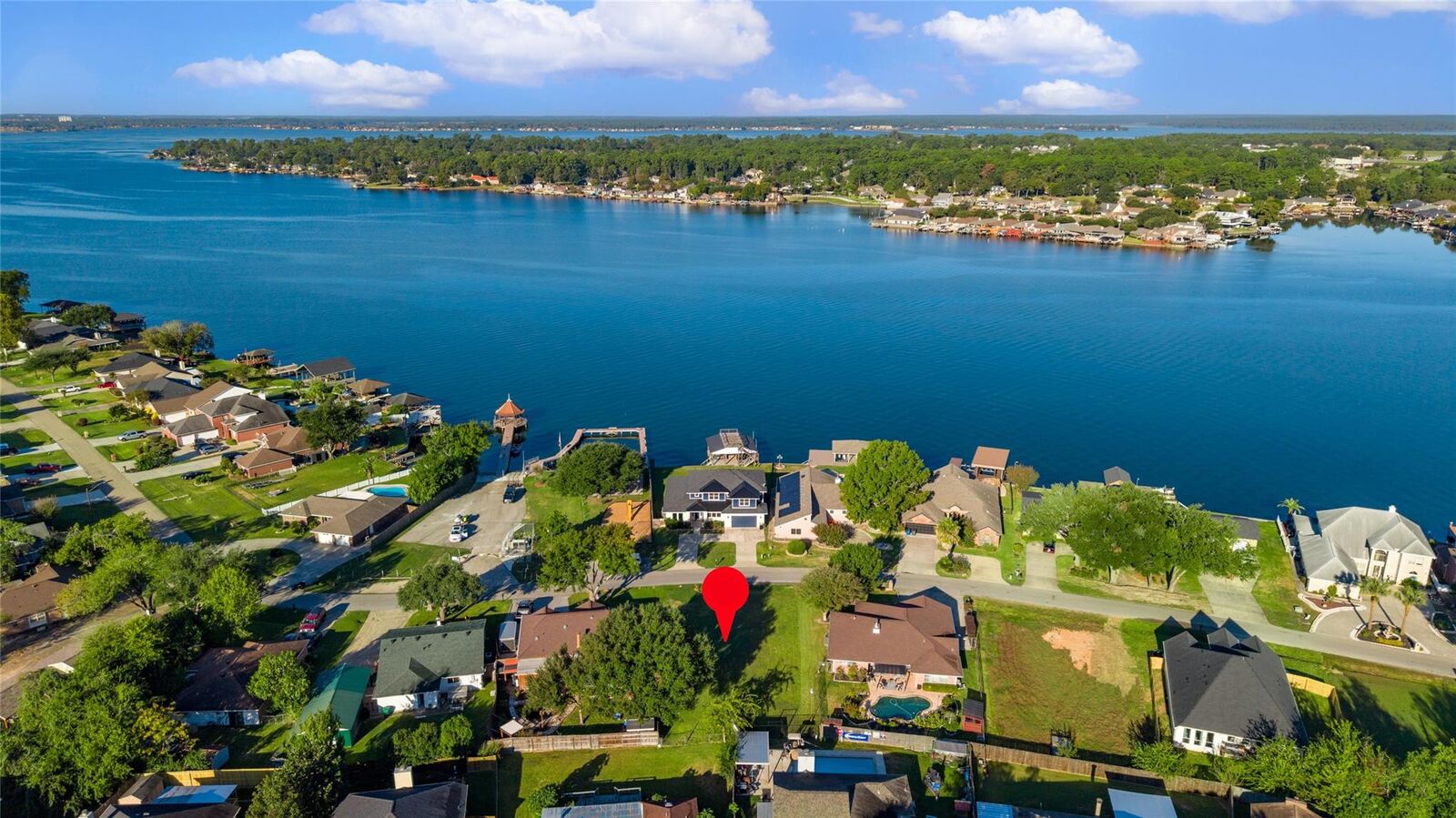 Property Photo: 338 Bunker Hill TX 77318