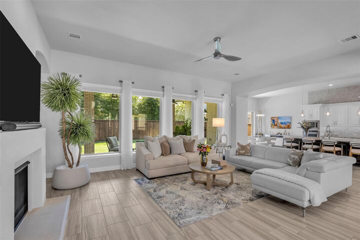 Property Photo: 10415 Roseate Skimmer TX 77385