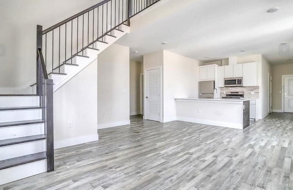 Property Photo:  140 Avenue B 406  NJ 07002 
