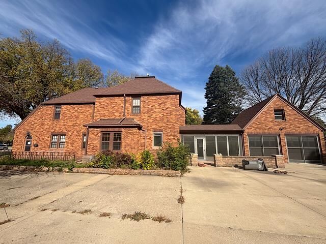 Property Photo:  408 2nd Avenue SE  IA 51301 