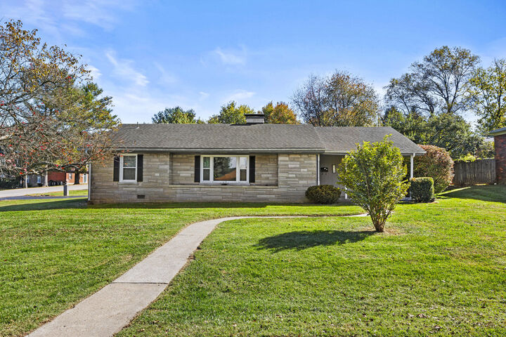 Property Photo: 218 Sequoyah Trail KY 40601