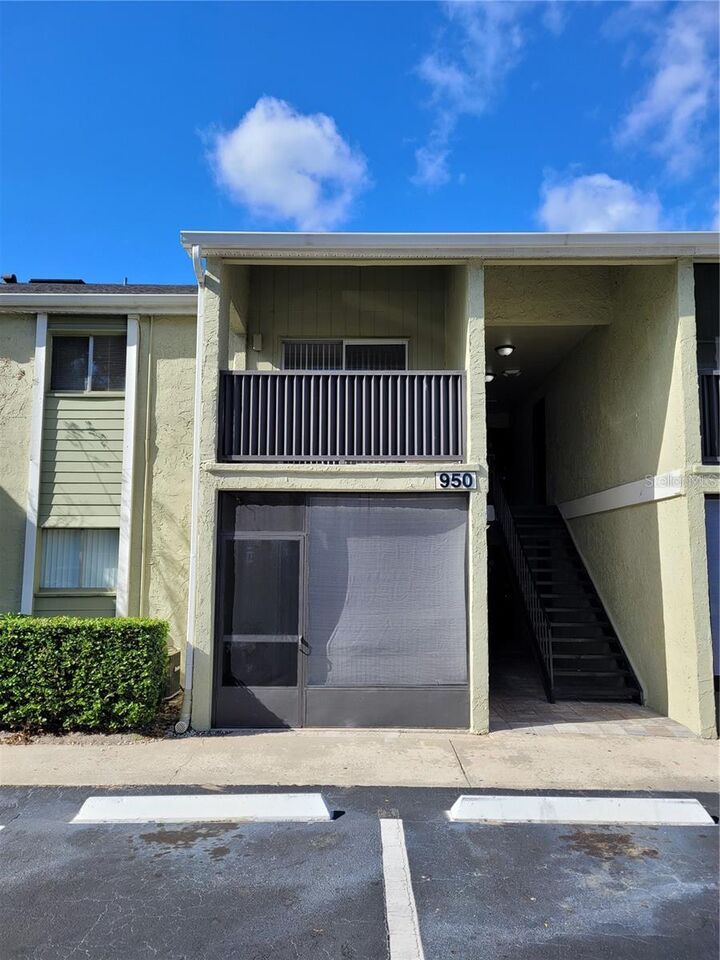 Property Photo: 950 Lake Destiny Road C FL 32714