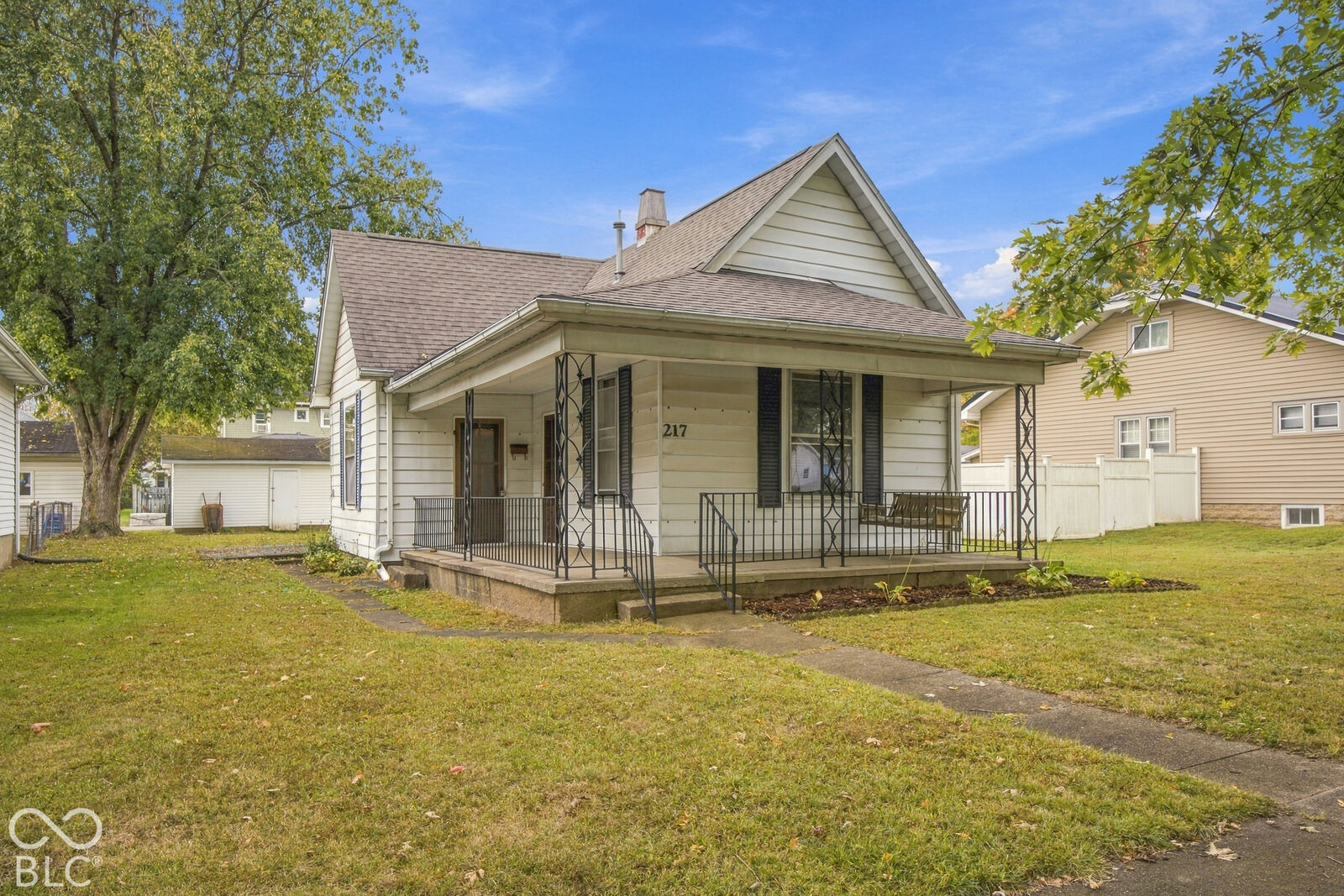 Property Photo:  217 Emerson Drive  IN 47274 