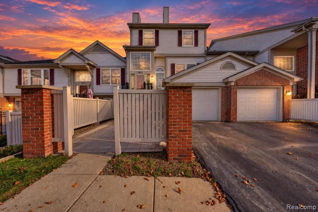 Property Photo:  49846 Pointe Crossing  MI 48170 6435 