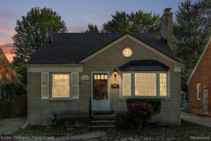 Property Photo:  20926 Lennon Street  MI 48225 1421 