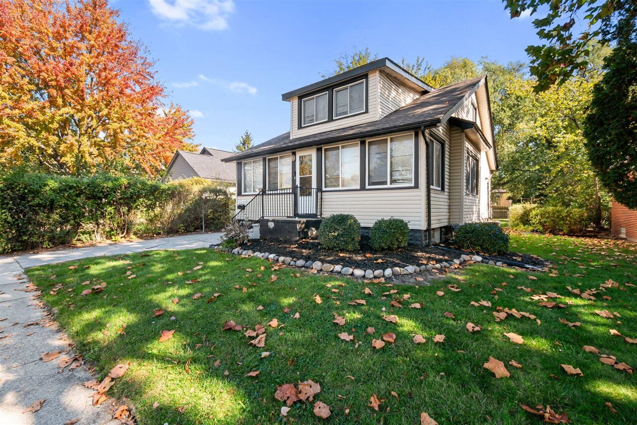 Property Photo:  22134 Pleasant Avenue  MI 48021-2476 