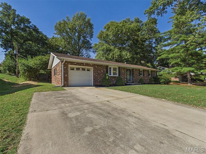 Property Photo:  4916 Pierce Lane  IL 62035 