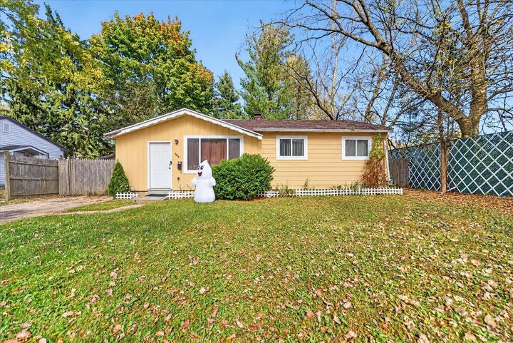Property Photo:  3434 Glenbrook Drive  MI 48911 