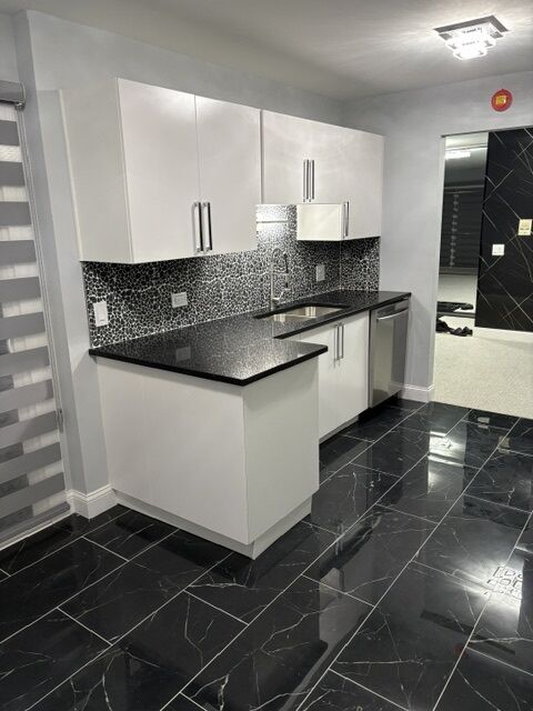 Property Photo:  1021 Thorndale Court D2  IL 60090 