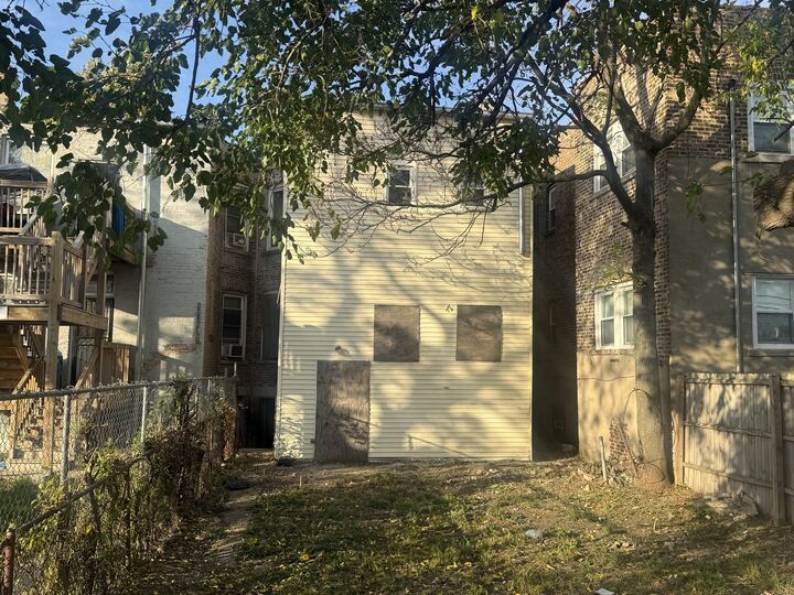 Property Photo:  3831 W Grenshaw Street  IL 60624 