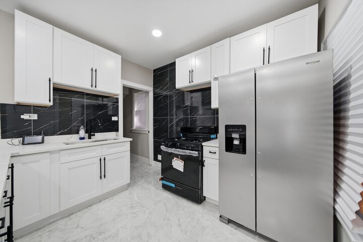 Property Photo: 122 N Long Avenue IL 60644