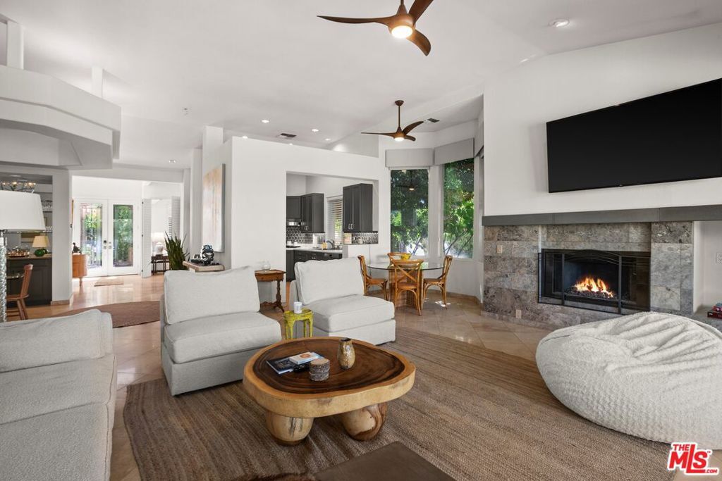 Property Photo: 47145 Via Lorca CA 92253