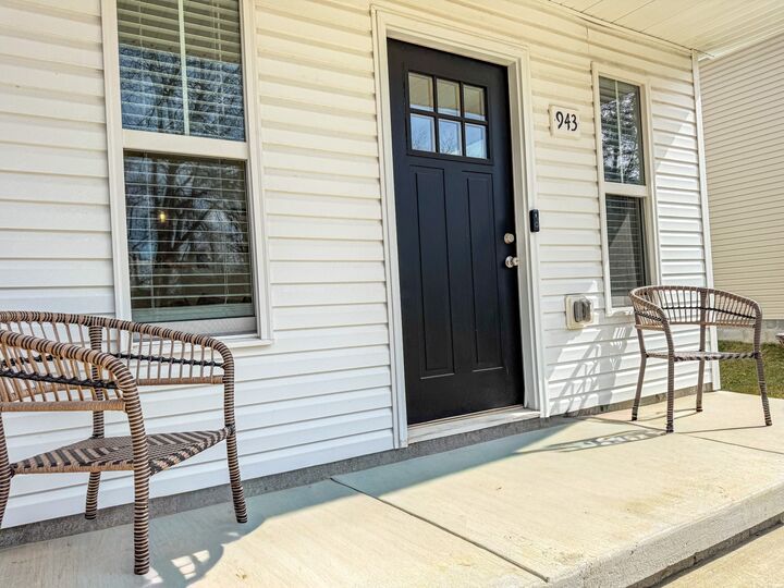 Property Photo:  943 Wall St  TN 37040 