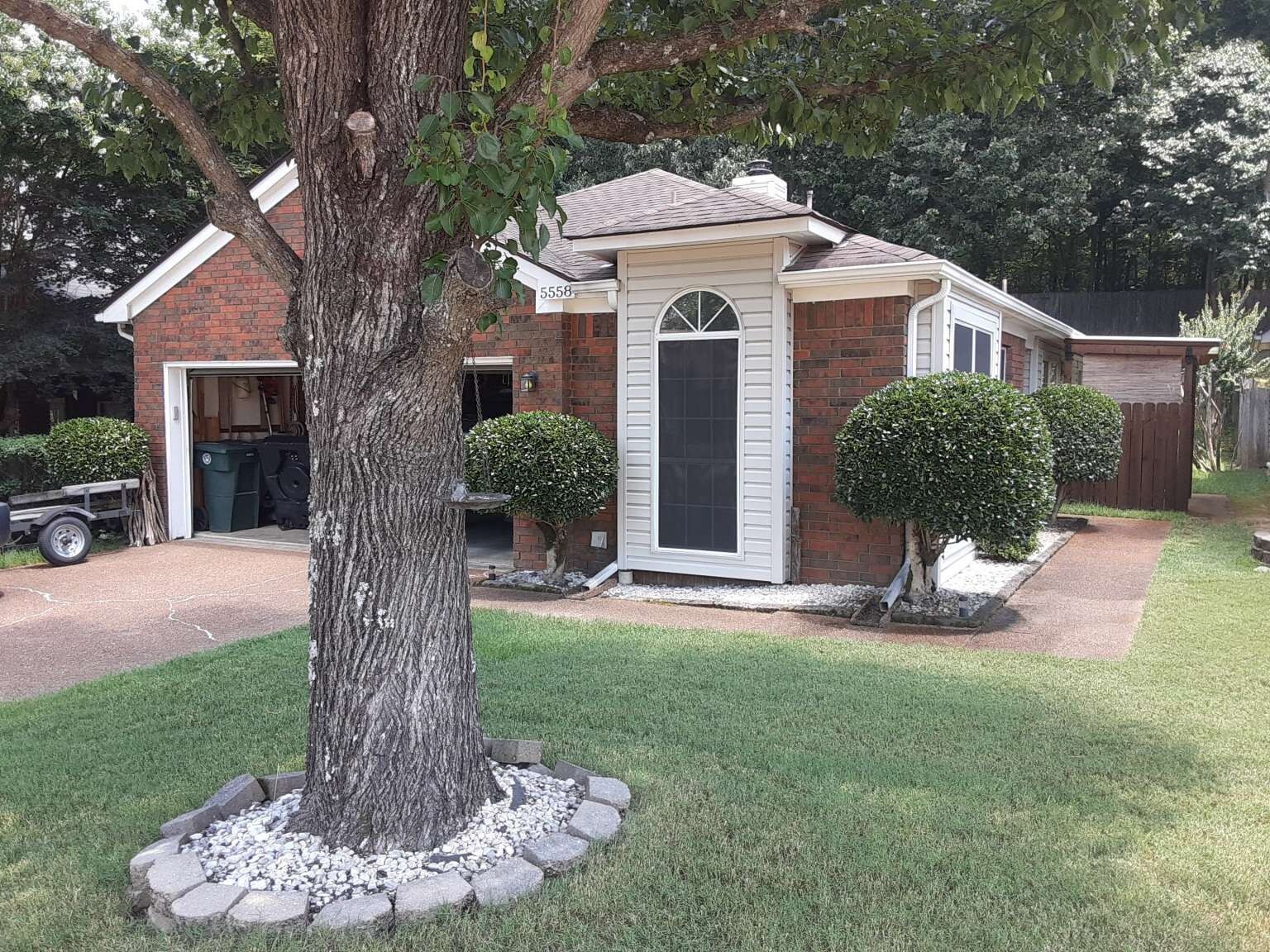 Property Photo: 5558 Pine Oak Ln TN 38135