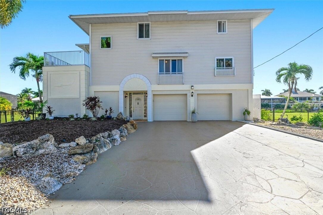 Property Photo: 17911 Grey Heron Court FL 33931