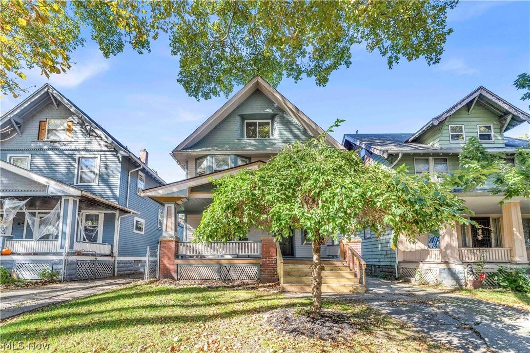Property Photo:  2032 W 89th Street  OH 44102 