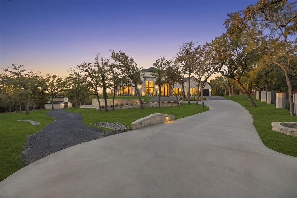 Property Photo:  2800 N Kimball Avenue  TX 76092 