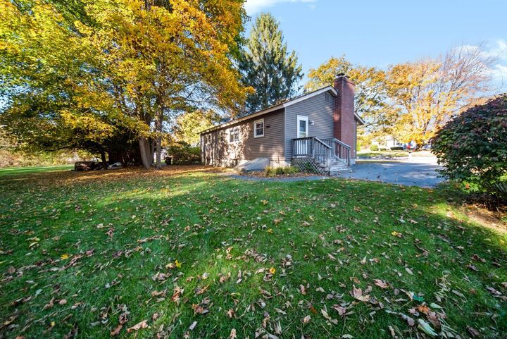 Property Photo:  18 Meadow Ln  MA 01462 