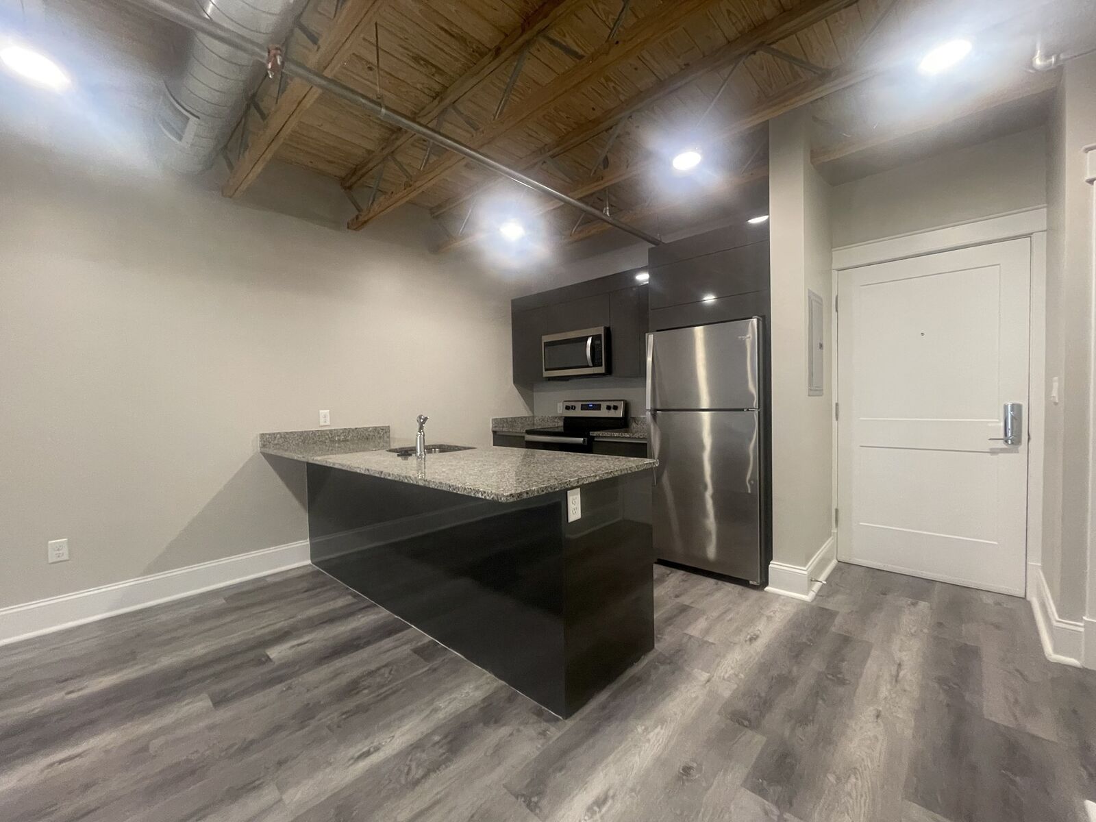 Property Photo:  350 Pleasant St 350  MA 02472 