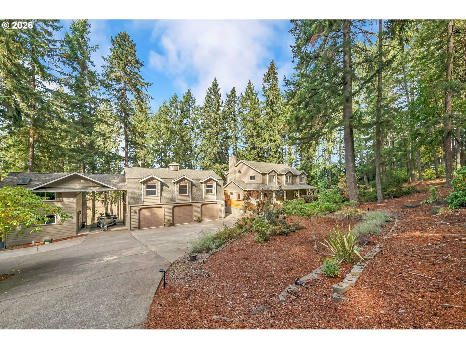 Property Photo: 85520 Appletree Ct OR 97405
