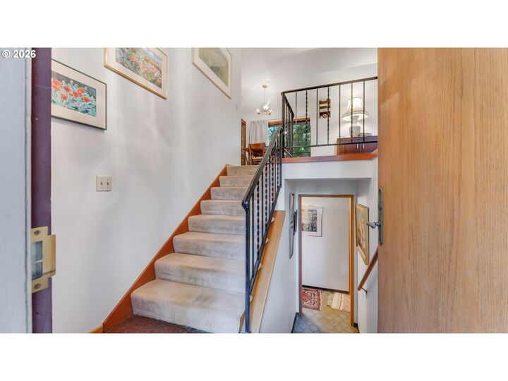 Property Photo:  9200 SW Elrose Ct  OR 97224 