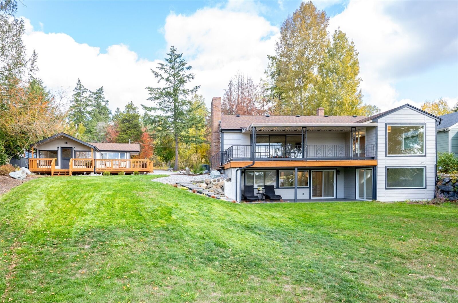 Property Photo: 40604 S Silver Lake Road E WA 98328