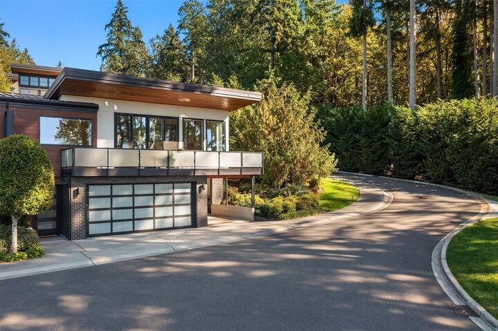 Property Photo:  4818 NE Dotson Loop 7-A  WA 98110 