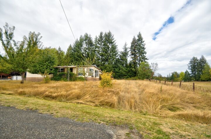 Property Photo: 628 35th Avenue NE WA 98506