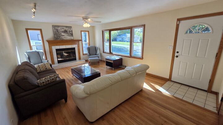 Property Photo:  1820 Eastmoreland Avenue  IL 61108 
