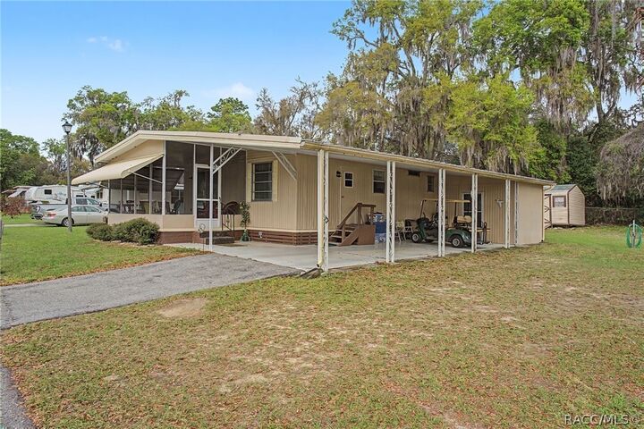 Property Photo:  8245 E Lulas Lane  FL 34436 