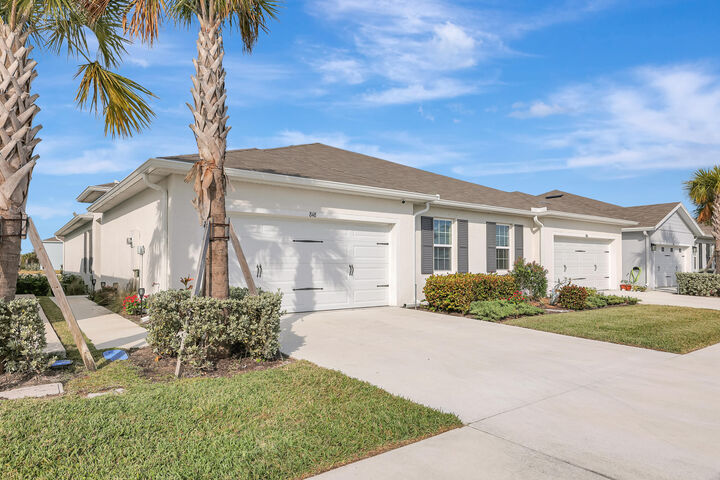 Property Photo:  848 Persimmon Place  FL 34981 