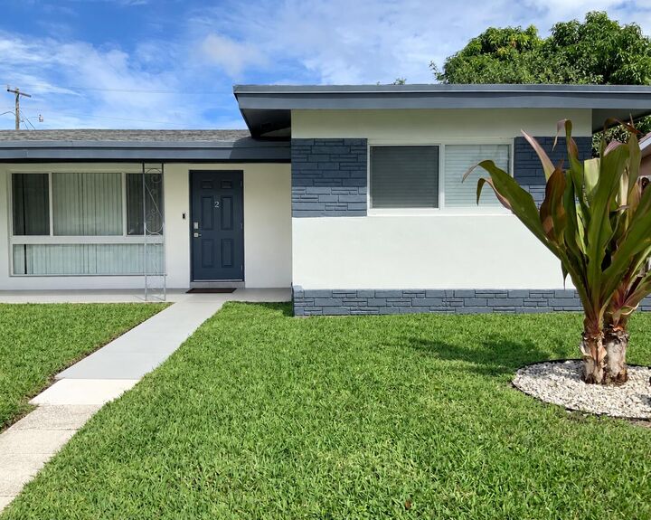 Property Photo:  1261 SE 2nd Street 2  FL 33441 