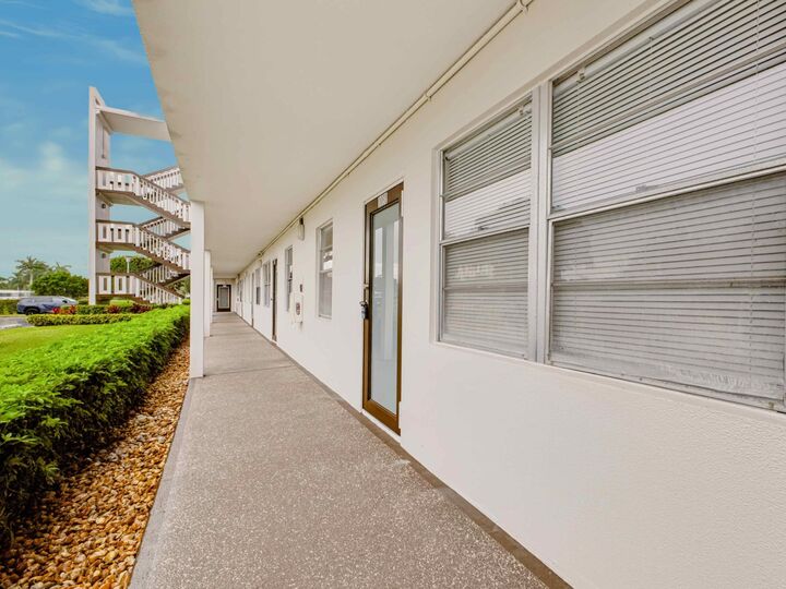 Property Photo:  1031 Hythe B  FL 33434 