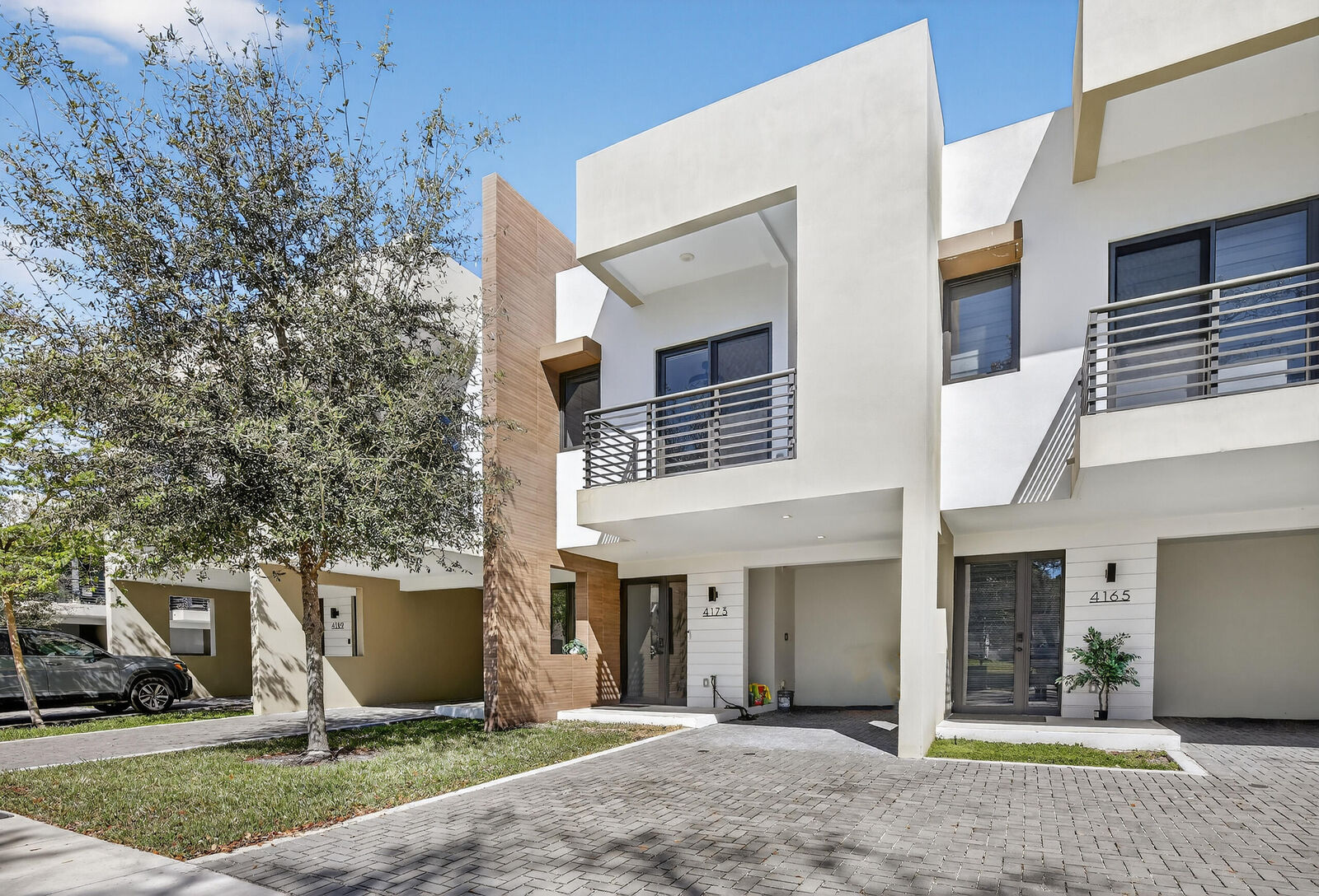 Property Photo:  4173 N Oak Place  FL 33314 