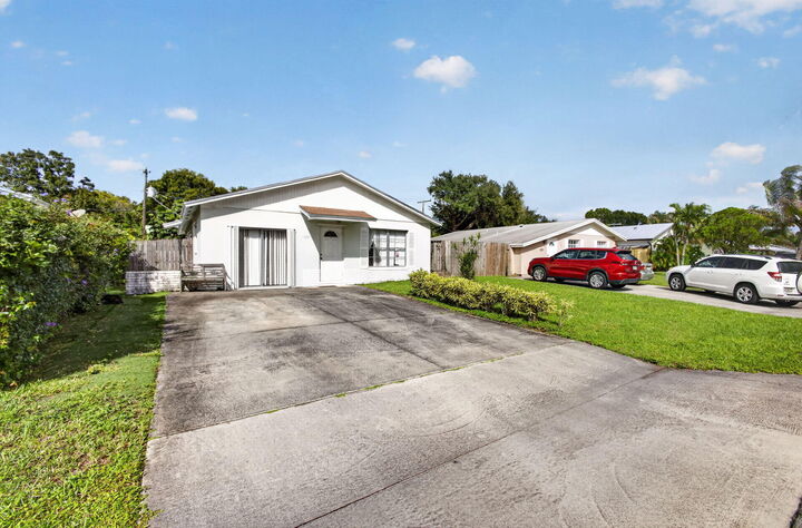 Property Photo: 1225 Cherokee Street FL 33458