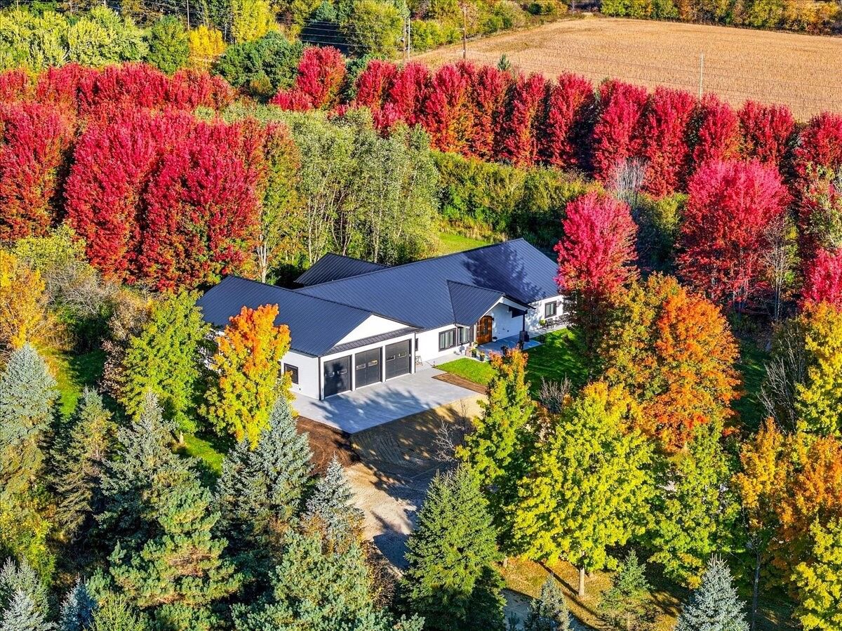 Property Photo: 2221 County Rd Dd WI 54002