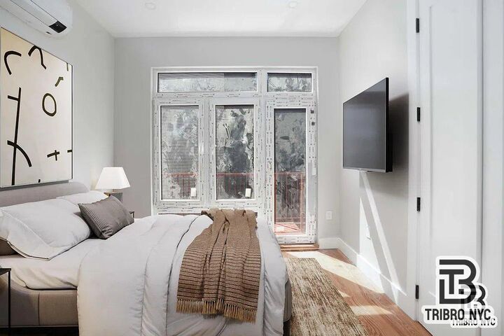 Property Photo:  909 Metropolitan Avenue 5  NY 11211 