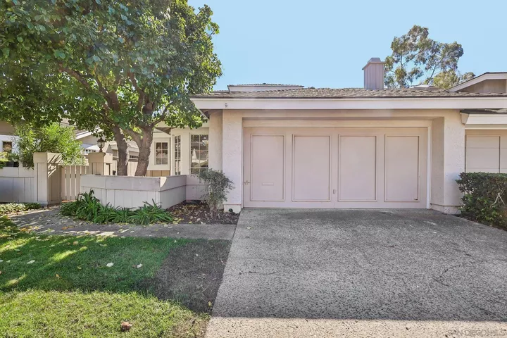 Property Photo:  568 Rockport Ct  CA 92024 