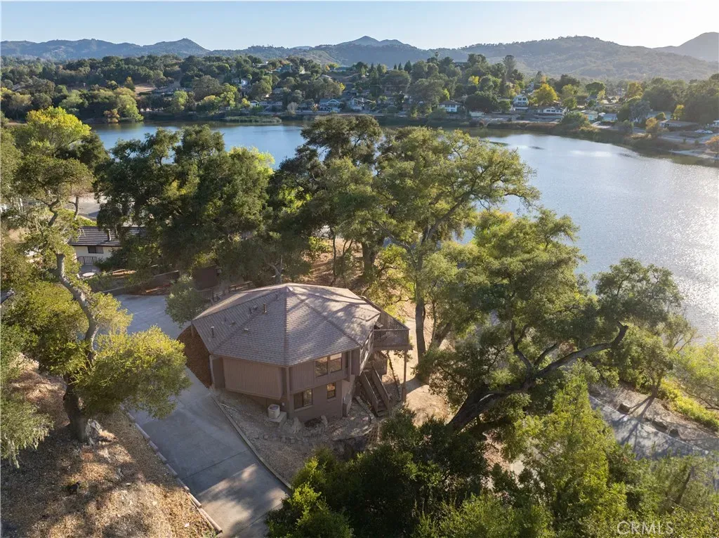 Property Photo:  9115 Lake View  CA 93422 