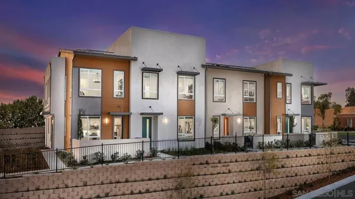 Property Photo:  939 Crimson Leaf Wy  CA 92081 