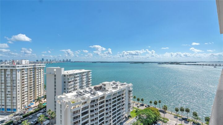 Property Photo:  1450 Brickell Bay Dr 1911  FL 33131 